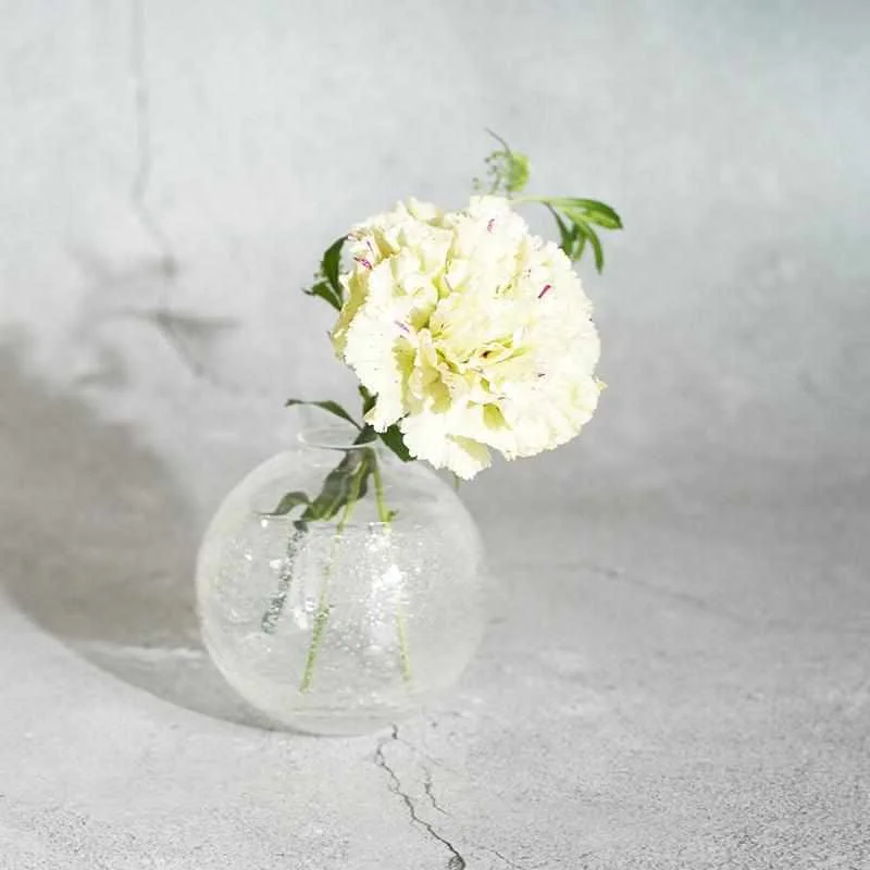 modern decorative flower jar -[VASE] ICHIRINZASHI WHITE | GLASS STUDIO IZUMO | BLOWN GLASS (2 weeks production after order)